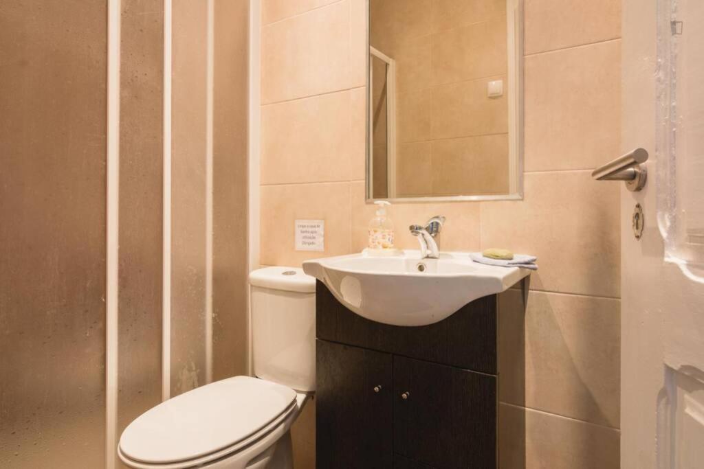 Sunny Terrace Apt, Close To Downtown! 2 Bedroom Flat ลิสบอน ภายนอก รูปภาพ