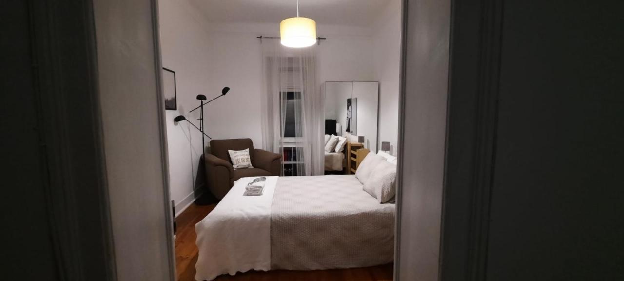 Sunny Terrace Apt, Close To Downtown! 2 Bedroom Flat ลิสบอน ภายนอก รูปภาพ