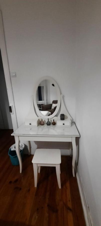 Sunny Terrace Apt, Close To Downtown! 2 Bedroom Flat ลิสบอน ภายนอก รูปภาพ