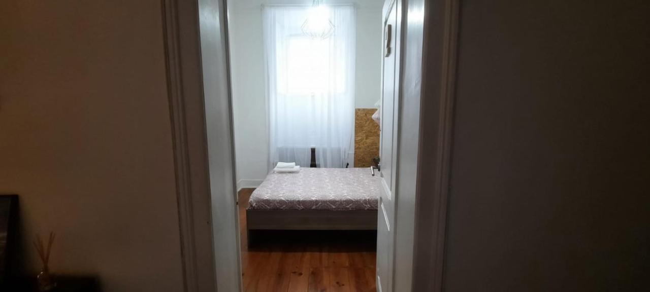 Sunny Terrace Apt, Close To Downtown! 2 Bedroom Flat ลิสบอน ภายนอก รูปภาพ